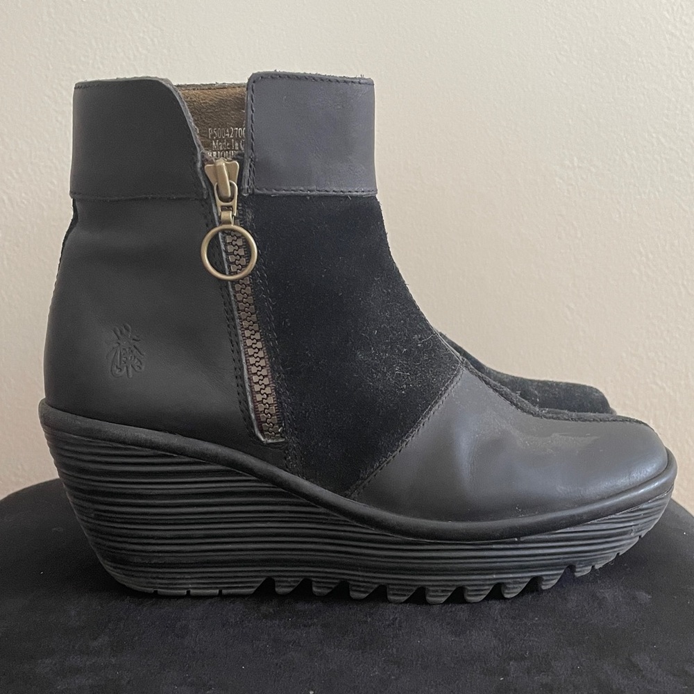 MOD PATCHWORK Suede and Leather FLY LONDON Black Wedge Ankle Boots 38